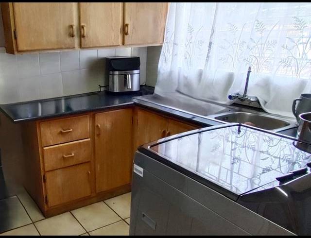 4 BEDROOM HOUSE FOR SALE IN HESTEAPARK